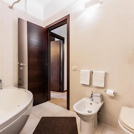 Rokkaria Віллазімьюс